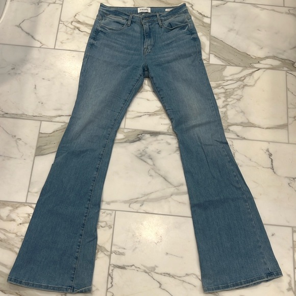 Flare leg jeans. Like new. Size 27 - Picture 1 of 3